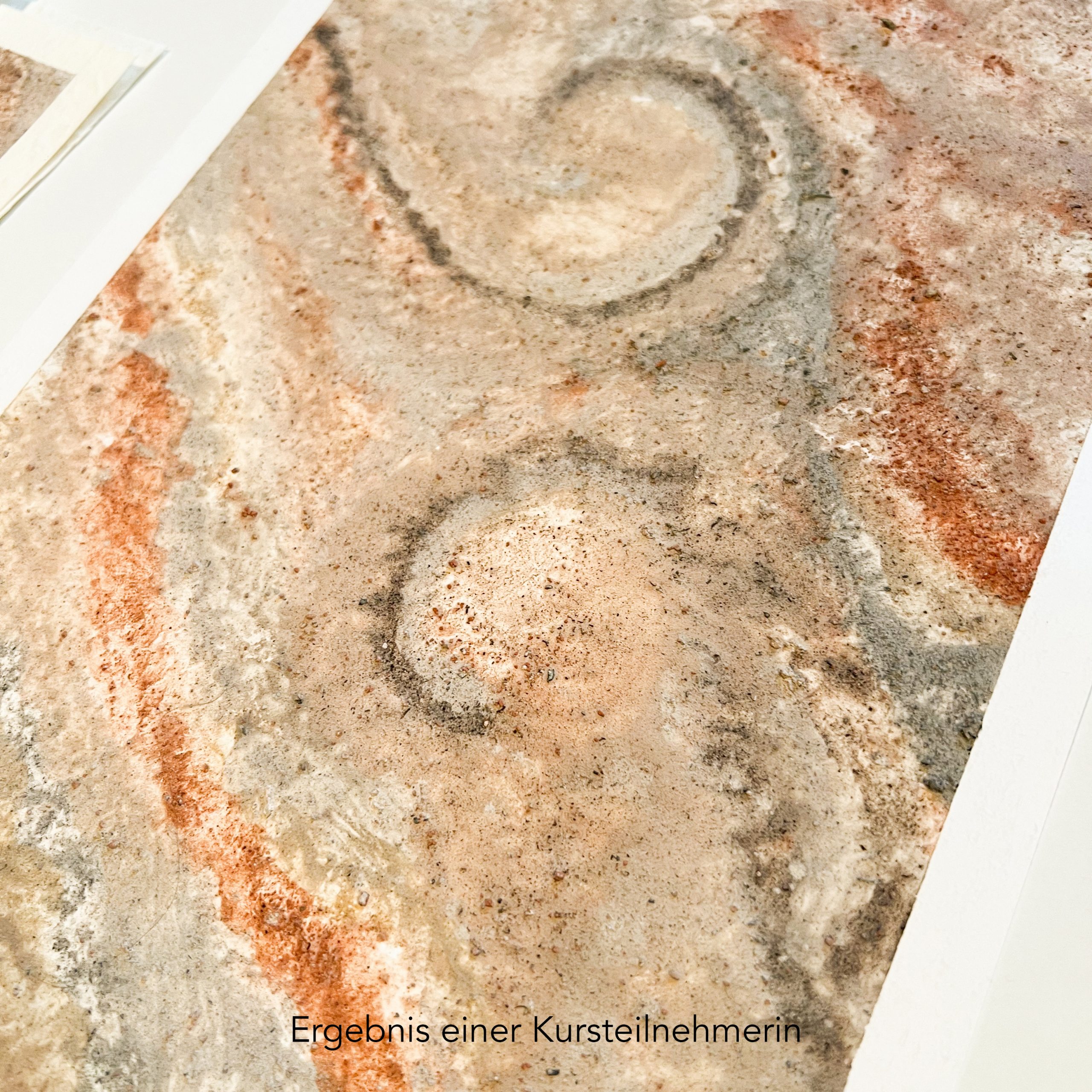 Experimentelles Malen mit Erdpigmenten – Bild 5